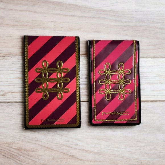 MAC Nutcracker Sweet Copper Face Compact, Whisper of Gilt - Picture 4 of 5